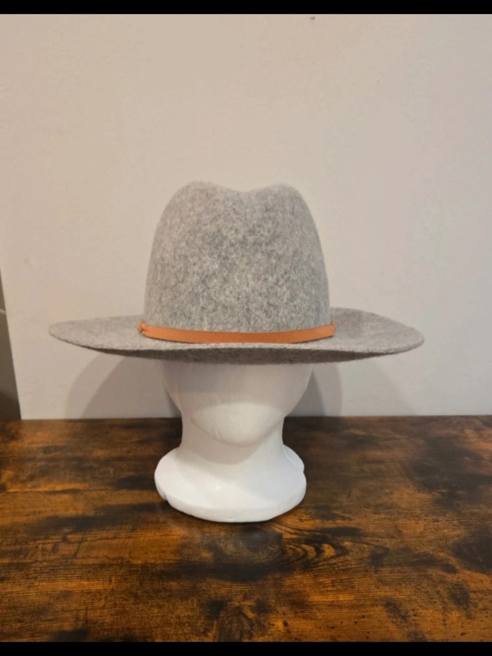 Classic Gray Felt Wide-Brim Hat with Tan Band